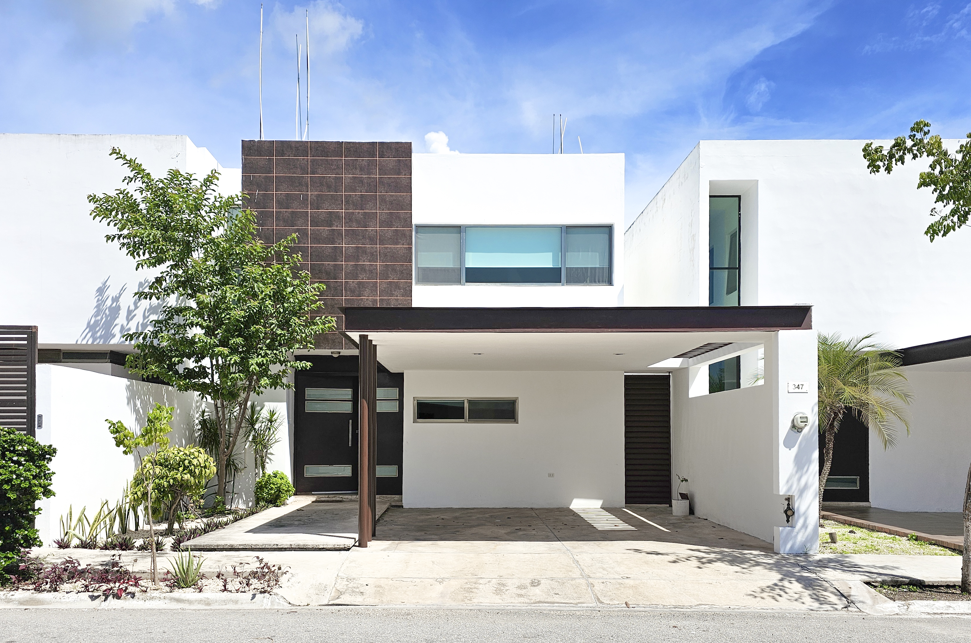 1865-Casa-en-Renta-en-Residencial-Torremolinos-en-Merida-con-3-habitaciones-y-alberca (2).jpg